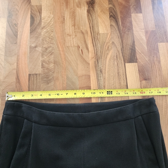 Akris Punto Straight Leg Cropped Tricotine Wool Ruffled Detail Pants Size 10 - Picture 10 of 14